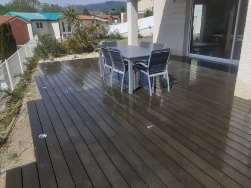 Terrasses en Bois Composite : Alliance Parfaite entre Élégance et Durabilité